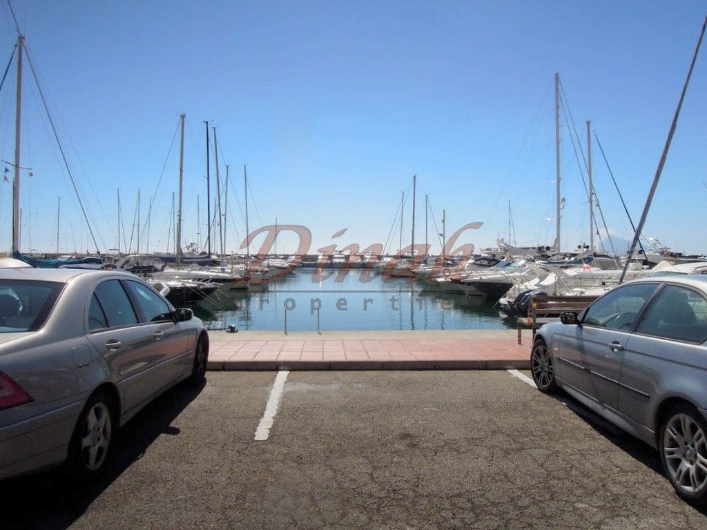 1 bedroom Commercial for sale in Altea with garage - € 400,000 (Ref: 9146724)