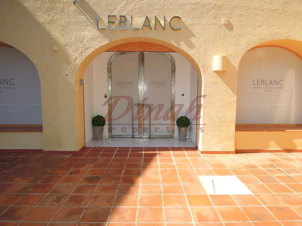 1 bedroom Commercial for sale in Altea with garage - € 400,000 (Ref: 9146724)