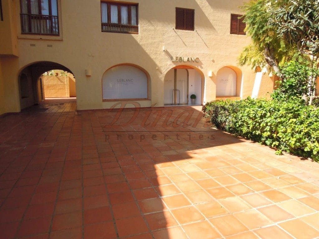 1 bedroom Commercial for sale in Altea with garage - € 400,000 (Ref: 9146724)