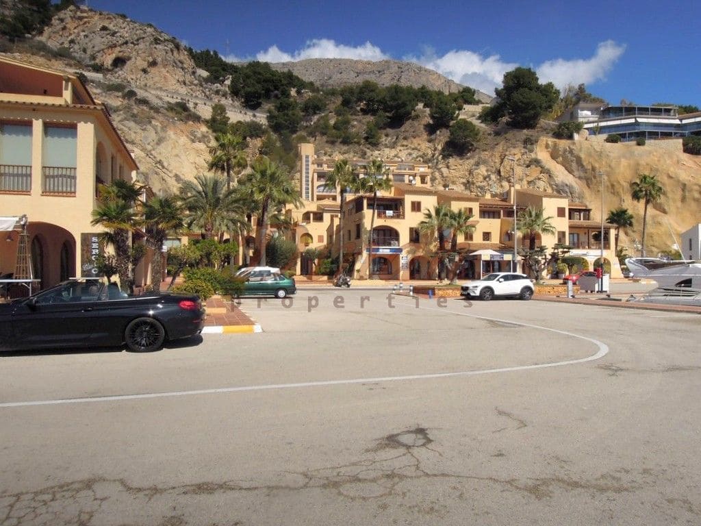 1 bedroom Commercial for sale in Altea with garage - € 400,000 (Ref: 9146724)