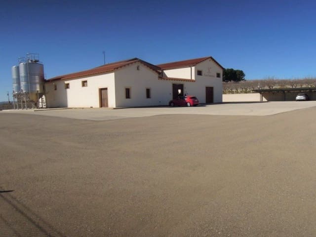 Commercial for sale in Albacete city with garage - € 1,500,000 (Ref: 9165478)