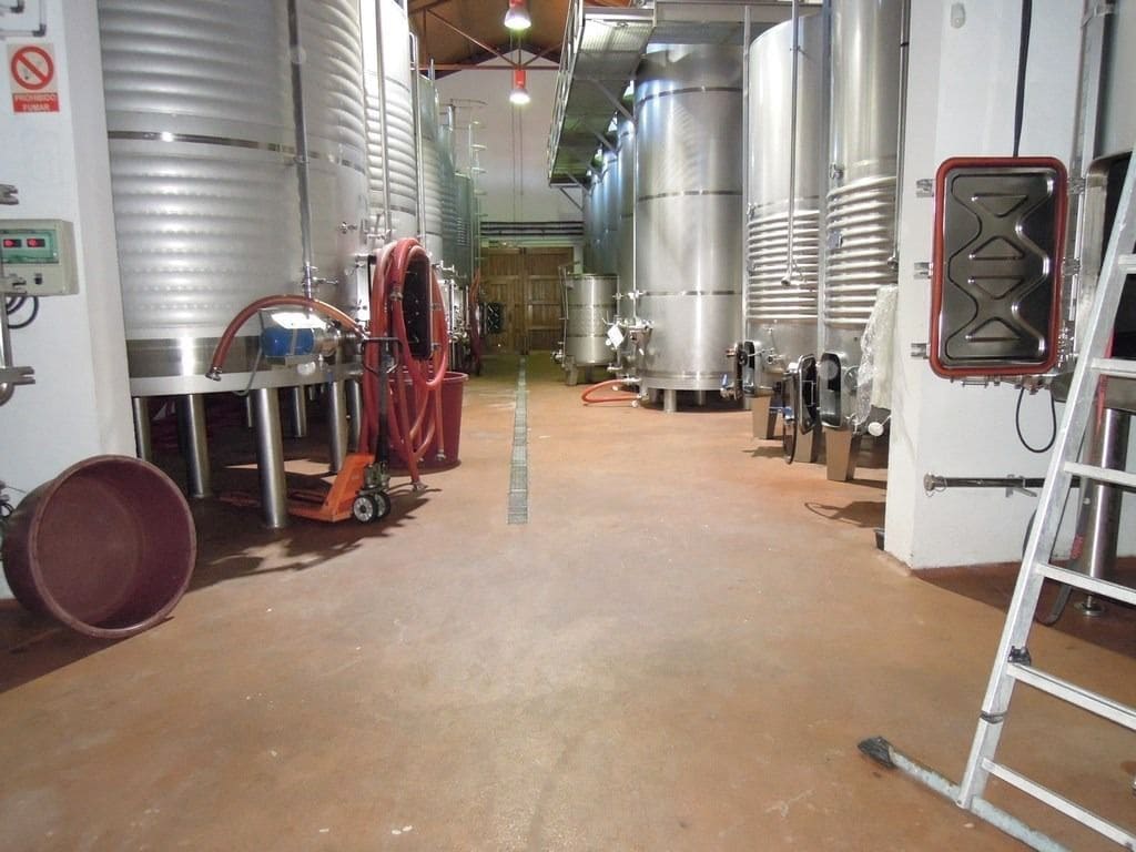 Kommersiell til salgs i Albacete by med garasje - € 1 500 000 (Ref: 9165478)