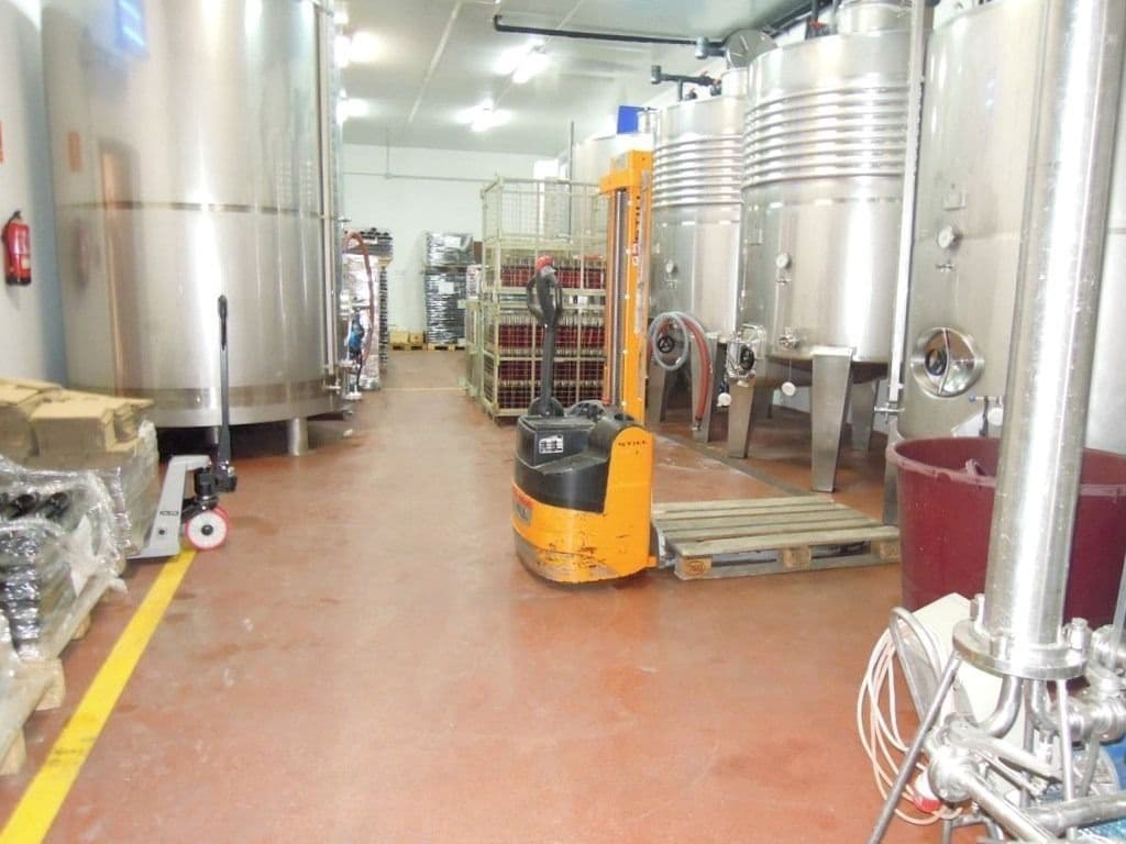 Kommersiell til salgs i Albacete by med garasje - € 1 500 000 (Ref: 9165478)