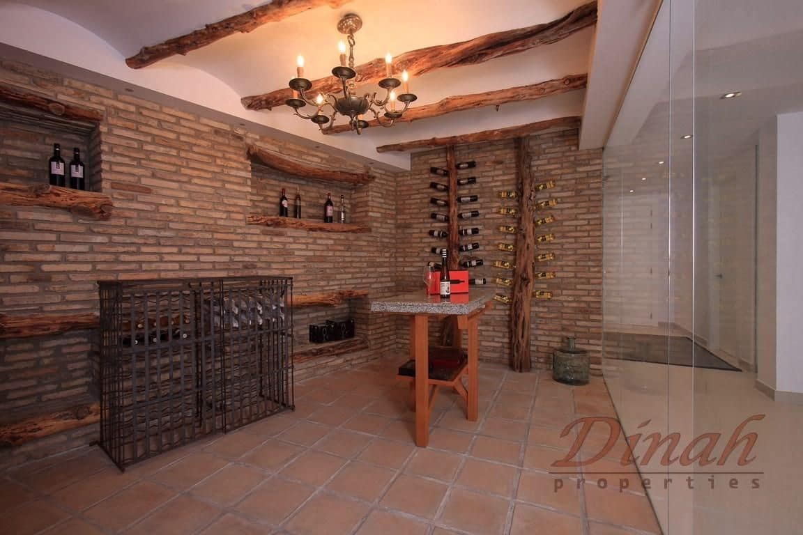 6 makuuhuone Huvila myytävänä paikassa Altea mukana uima-altaan 
autotalli - 6 300 000 € (Ref: 9169295)