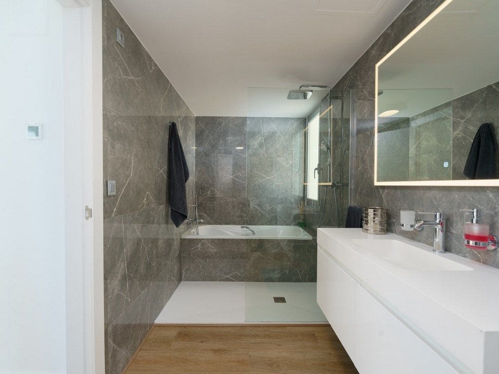 5 Zimmer Villa zu verkaufen in Altea mit Garage - 890.000 € (Ref: 9169296)