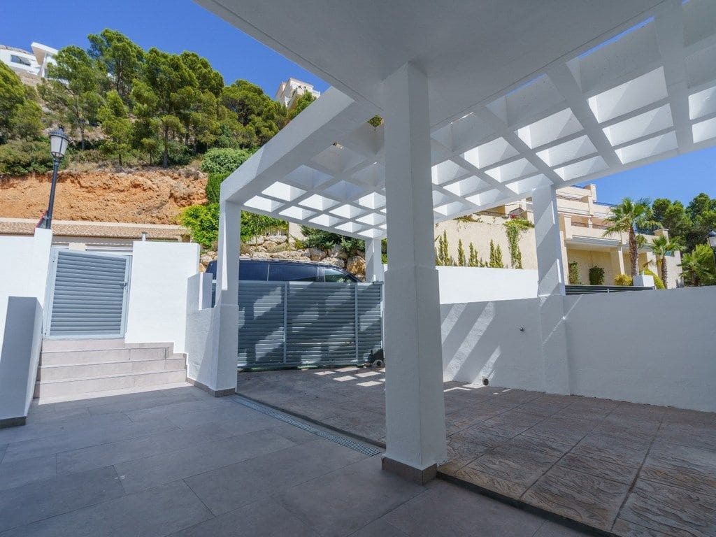 5 Zimmer Villa zu verkaufen in Altea mit Garage - 890.000 € (Ref: 9169296)