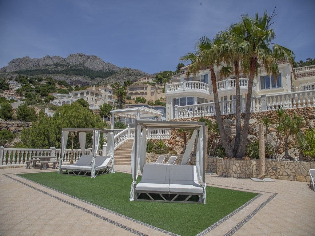 5 bedroom Villa for sale in Altea with pool garage - € 3,990,000 (Ref: 9169298)
