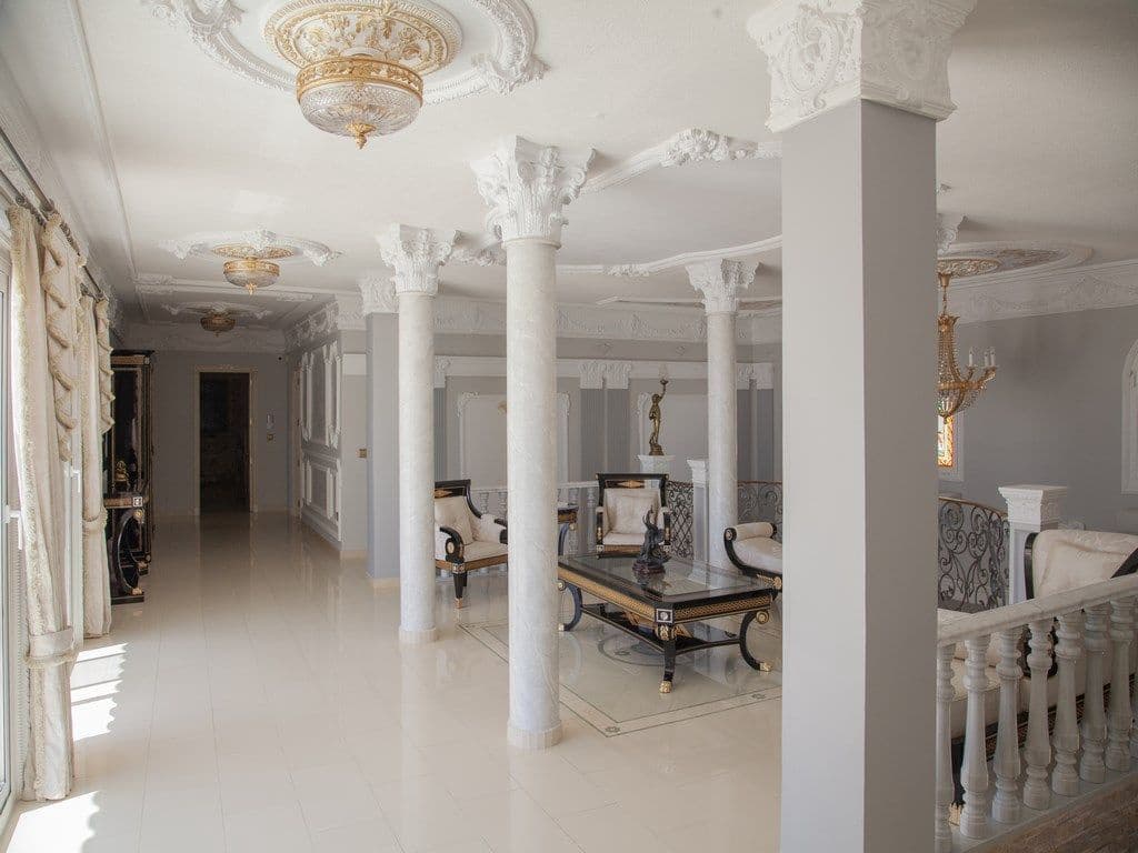 5 bedroom Villa for sale in Altea with pool garage - € 3,990,000 (Ref: 9169298)