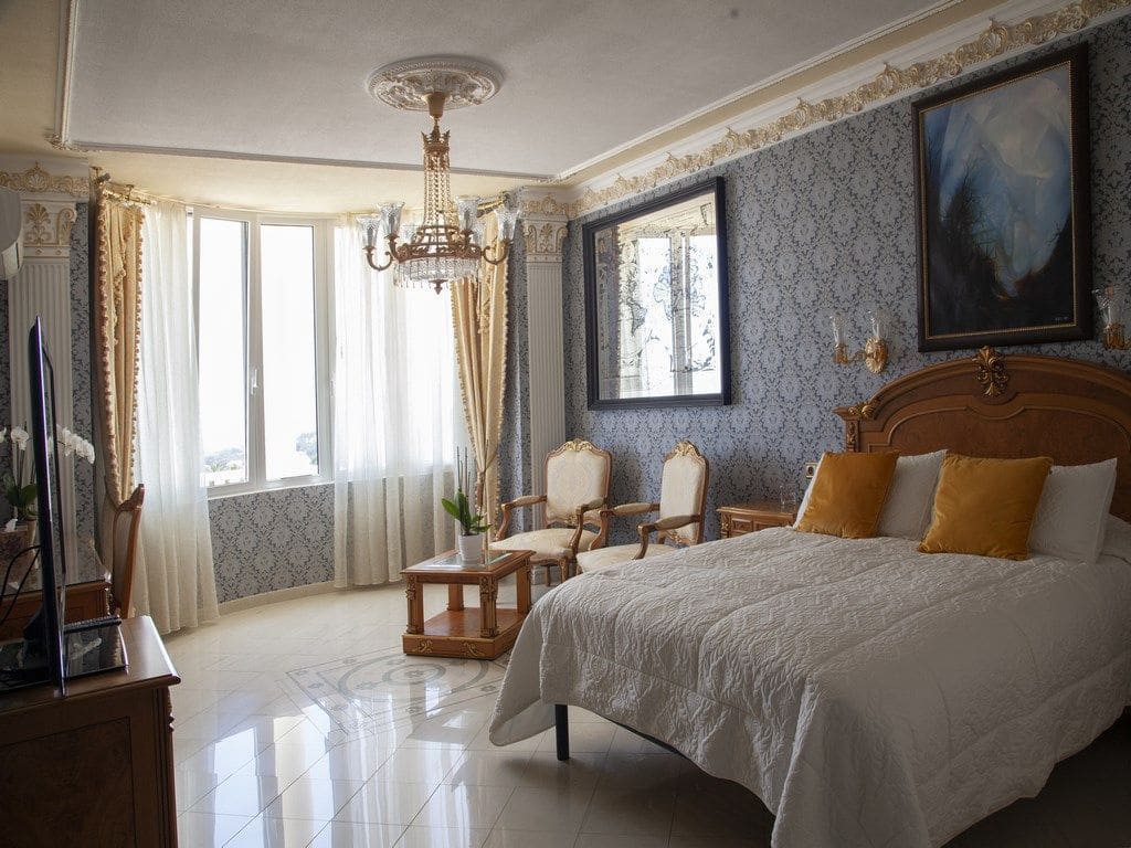 5 bedroom Villa for sale in Altea with pool garage - € 3,990,000 (Ref: 9169298)