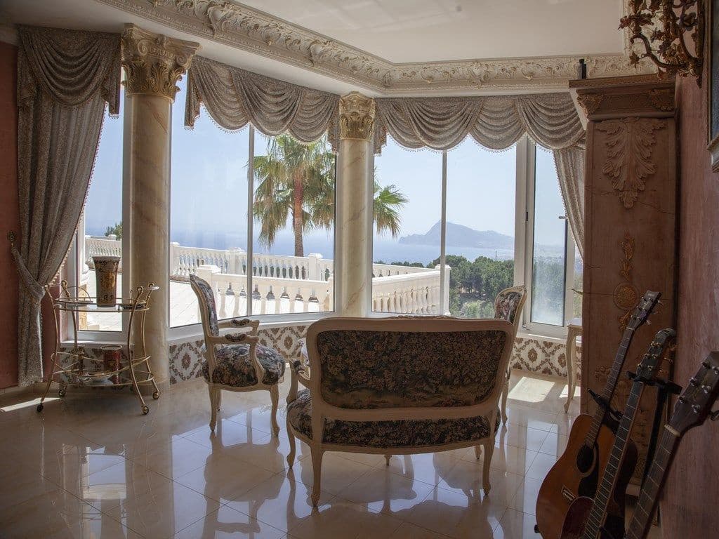 5 bedroom Villa for sale in Altea with pool garage - € 3,990,000 (Ref: 9169298)