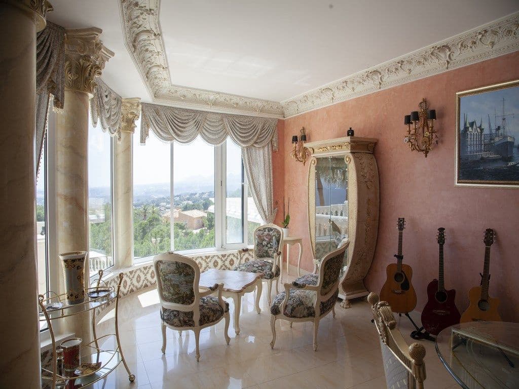 5 bedroom Villa for sale in Altea with pool garage - € 3,990,000 (Ref: 9169298)