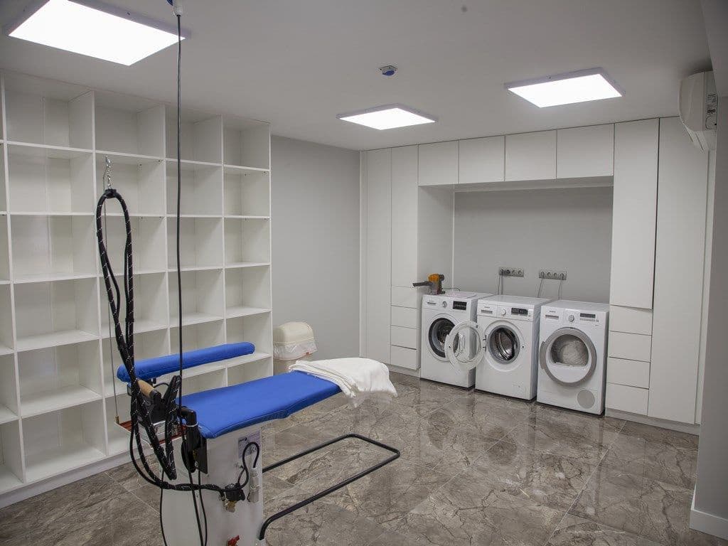 5 bedroom Villa for sale in Altea with pool garage - € 3,990,000 (Ref: 9169298)