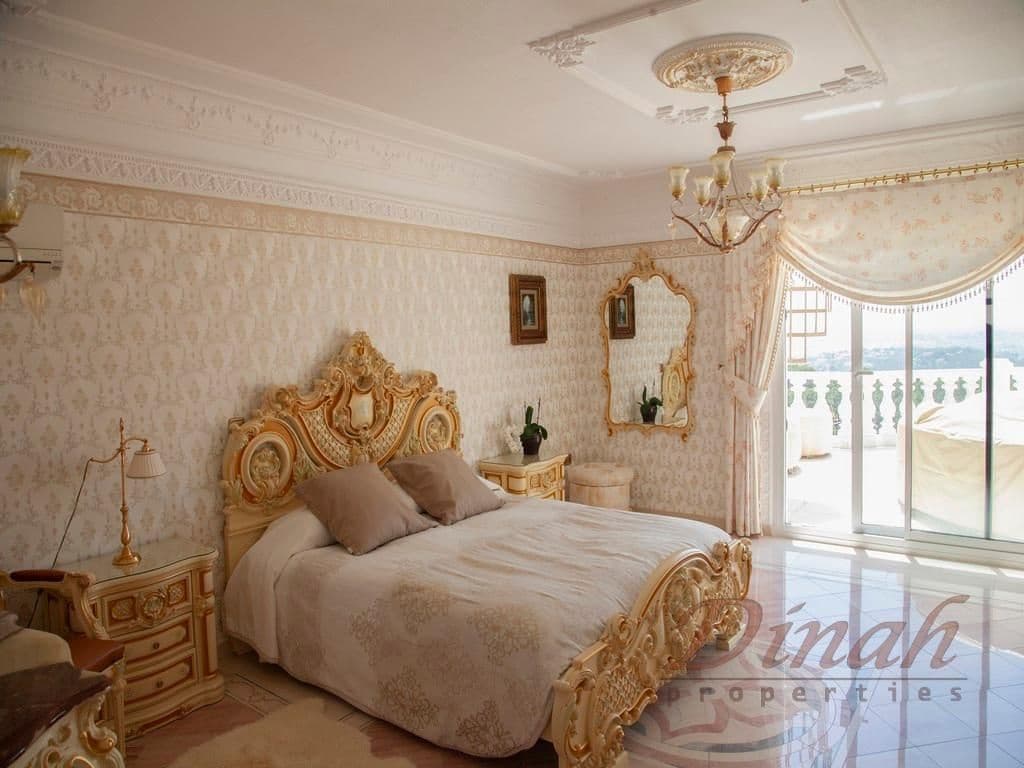 5 bedroom Villa for sale in Altea with pool garage - € 3,990,000 (Ref: 9169298)