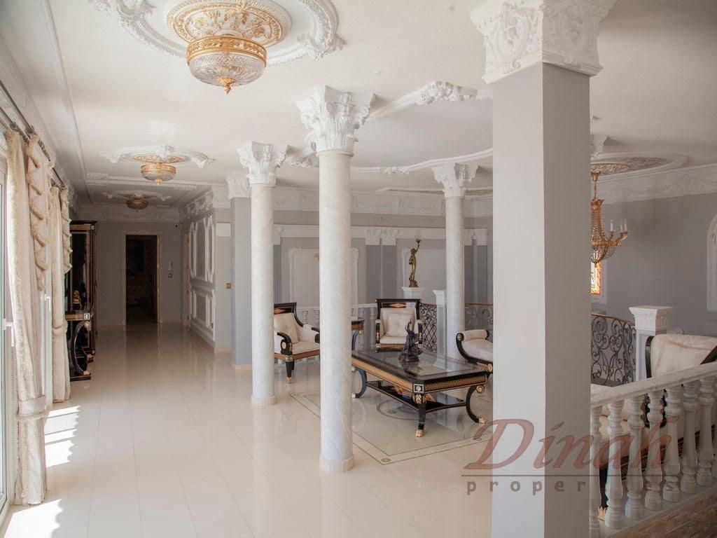 5 bedroom Villa for sale in Altea with pool garage - € 3,990,000 (Ref: 9169298)