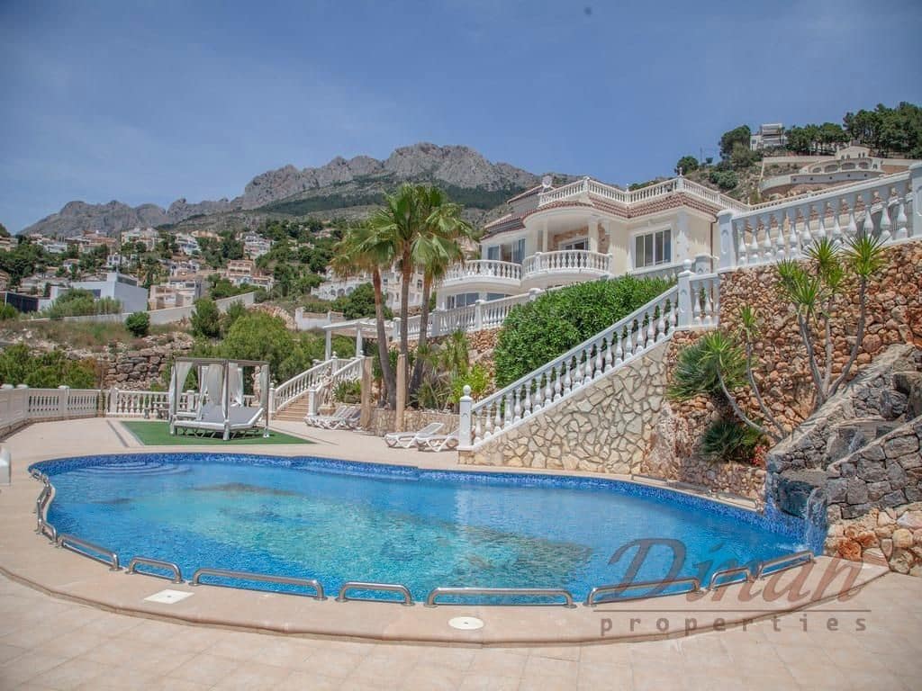 5 bedroom Villa for sale in Altea with pool garage - € 3,990,000 (Ref: 9169298)