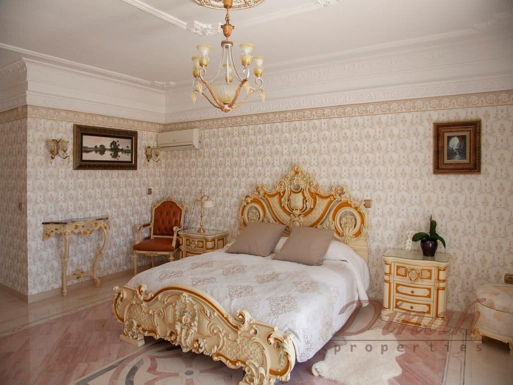 5 bedroom Villa for sale in Altea with pool garage - € 3,990,000 (Ref: 9169298)