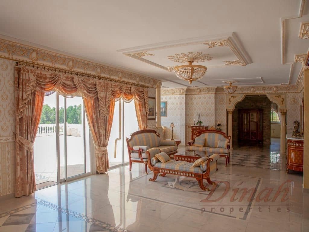 5 bedroom Villa for sale in Altea with pool garage - € 3,990,000 (Ref: 9169298)