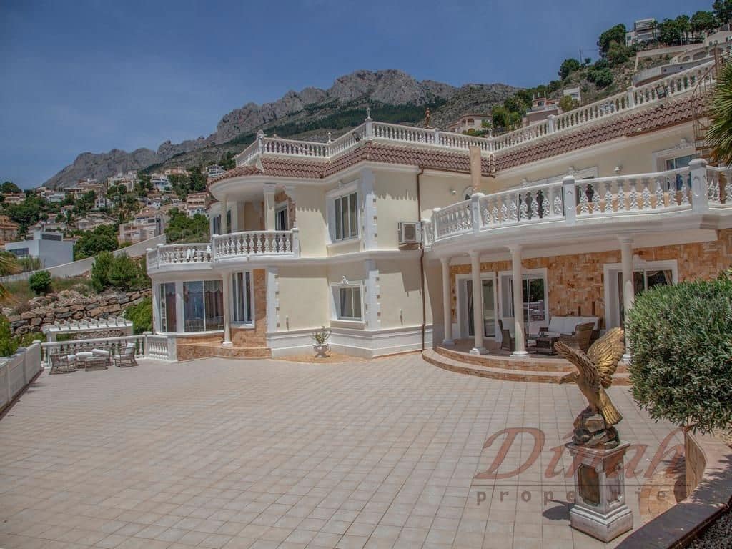 5 bedroom Villa for sale in Altea with pool garage - € 3,990,000 (Ref: 9169298)