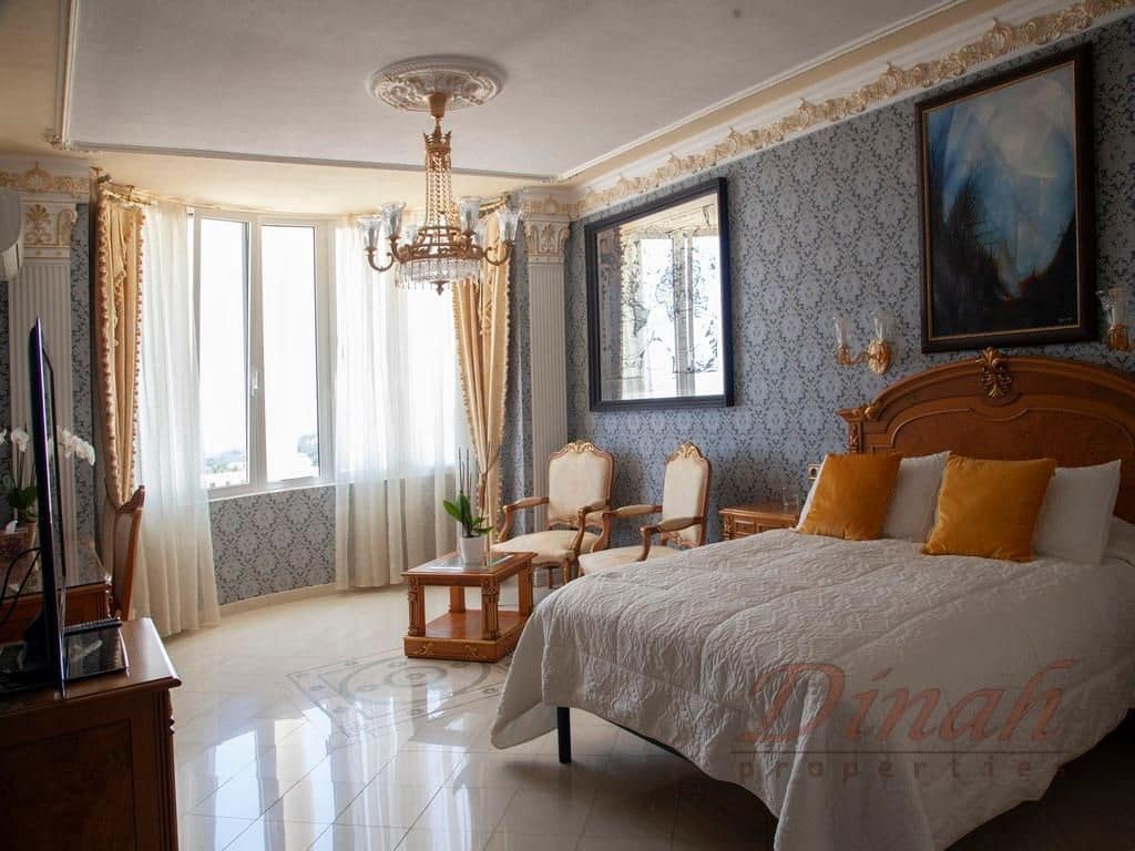 5 bedroom Villa for sale in Altea with pool garage - € 3,990,000 (Ref: 9169298)