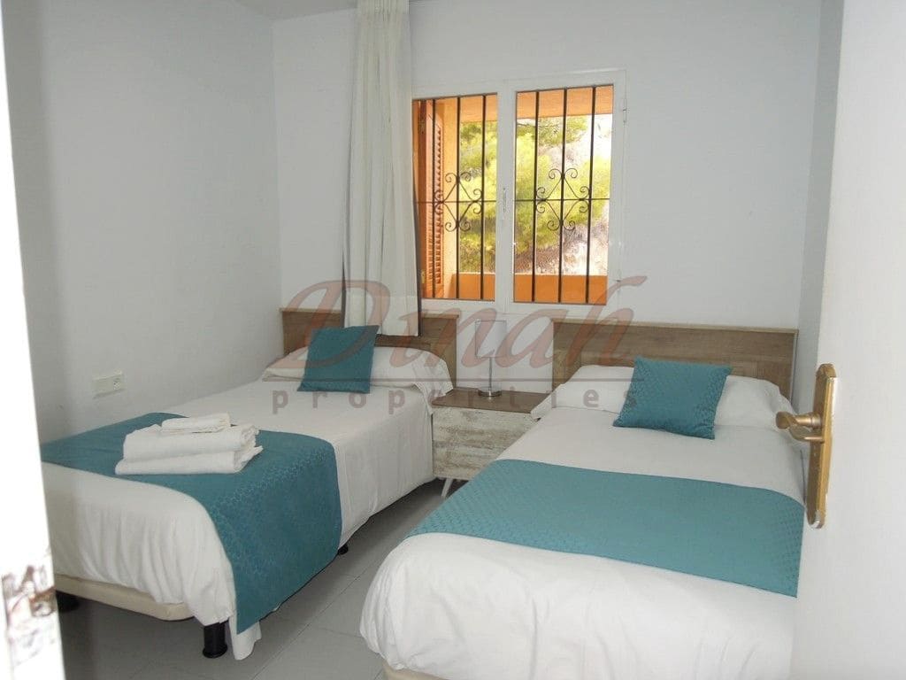 2 bedroom Apartment for sale in Altea with pool garage - € 305,000 (Ref: 9183250)