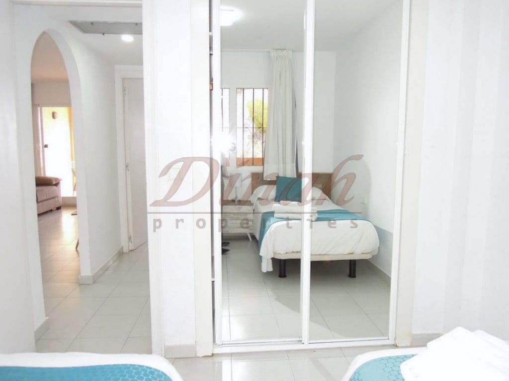 2 bedroom Apartment for sale in Altea with pool garage - € 305,000 (Ref: 9183250)