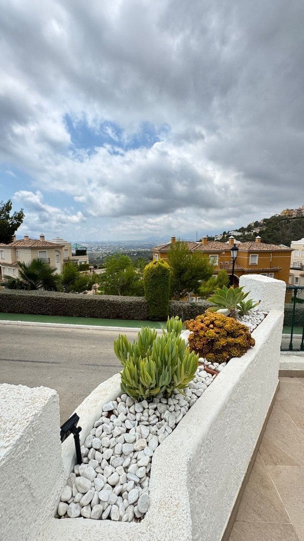 3 soveværelse Semi-Rækkehus til salg i Altea med swimmingpool garage - € 445.000 (Ref: 9239573)