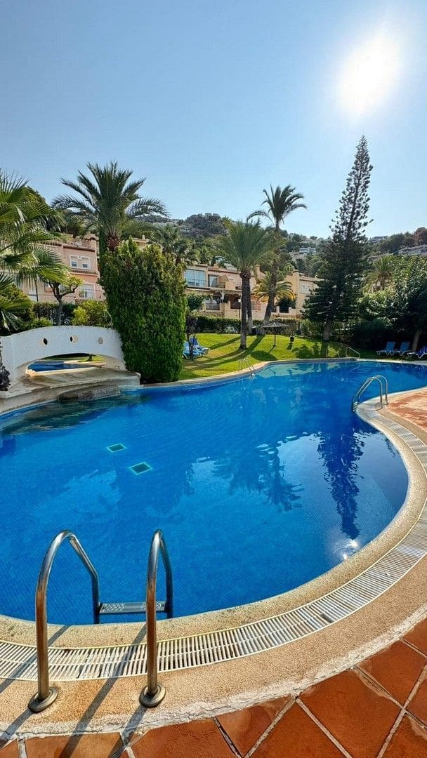 3 soveværelse Semi-Rækkehus til salg i Altea med swimmingpool garage - € 445.000 (Ref: 9239573)