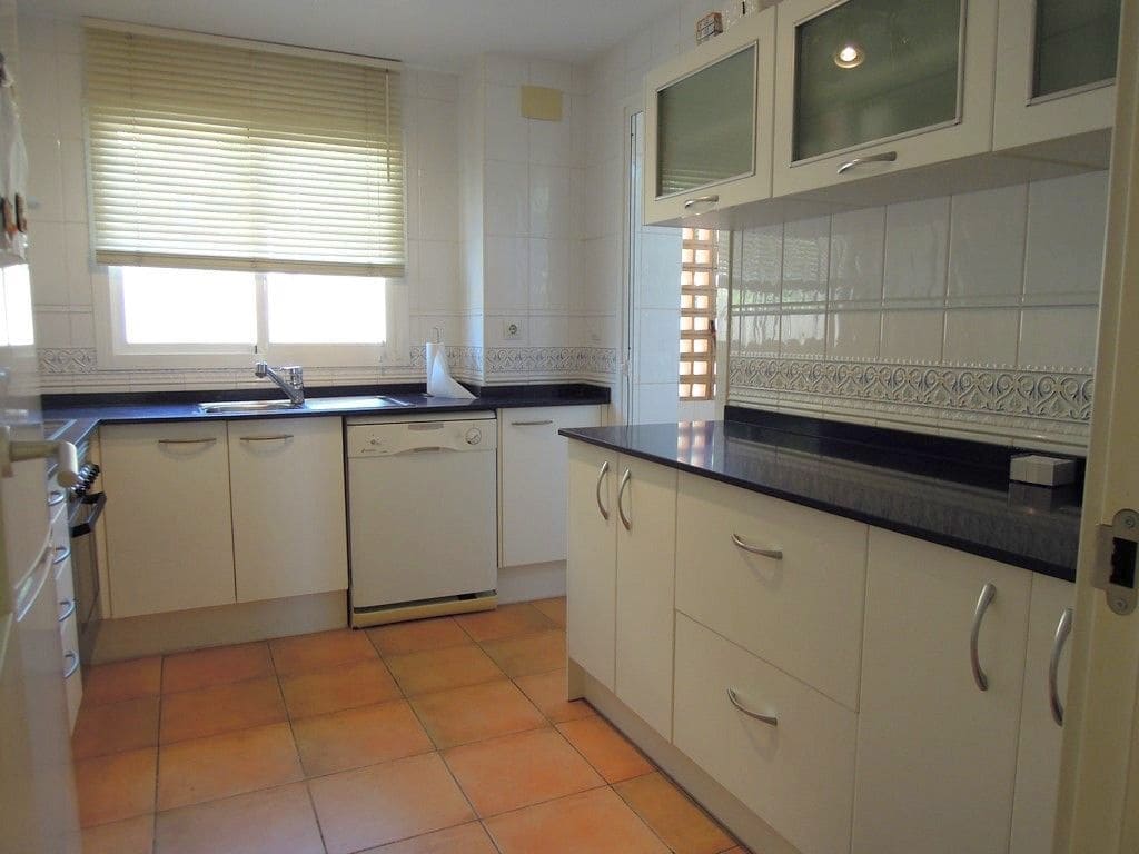 2 soveværelse Lejlighed til leje i Altea med swimmingpool garage - € 900 (Ref: 9247929)