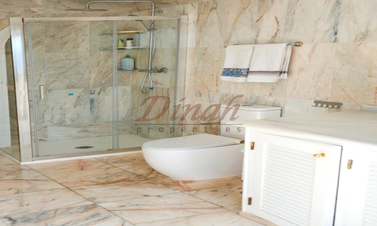 6 bedroom Villa for sale in Altea with garage - € 2,930,000 (Ref: 9284867)