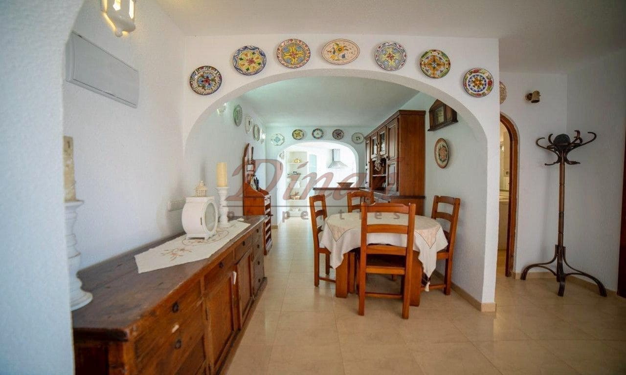 6 bedroom Villa for sale in Altea with garage - € 2,930,000 (Ref: 9284867)