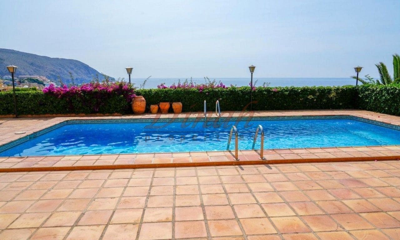 6 bedroom Villa for sale in Altea with garage - € 2,930,000 (Ref: 9284867)