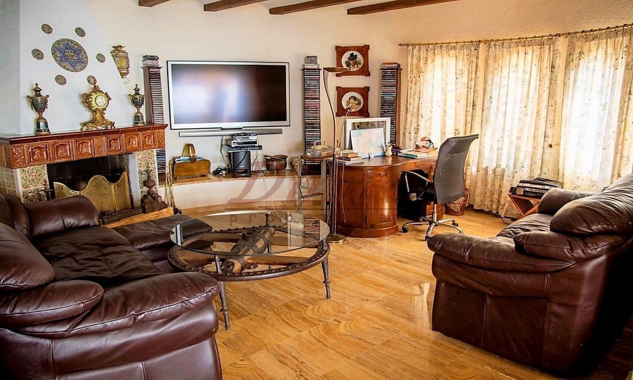 6 bedroom Villa for sale in Altea with garage - € 2,930,000 (Ref: 9284867)