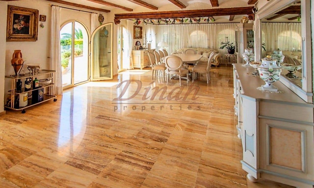 6 bedroom Villa for sale in Altea with garage - € 2,930,000 (Ref: 9284867)