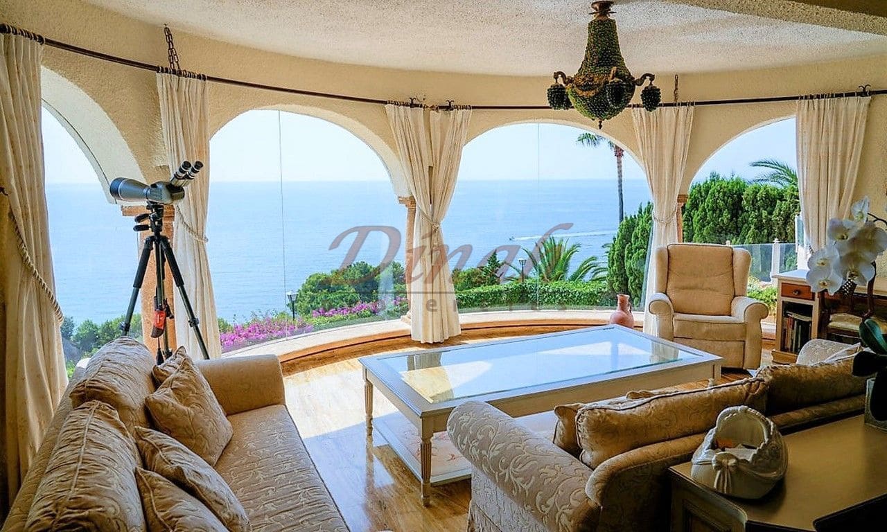 6 bedroom Villa for sale in Altea with garage - € 2,930,000 (Ref: 9284867)