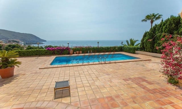 6 bedroom Villa for sale in Altea with garage - € 2,930,000 (Ref: 9284867)