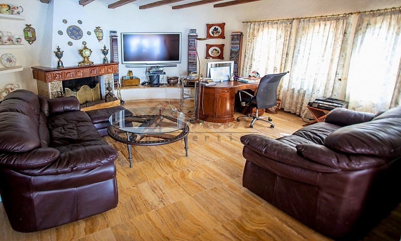 6 bedroom Villa for sale in Altea with garage - € 2,930,000 (Ref: 9284867)