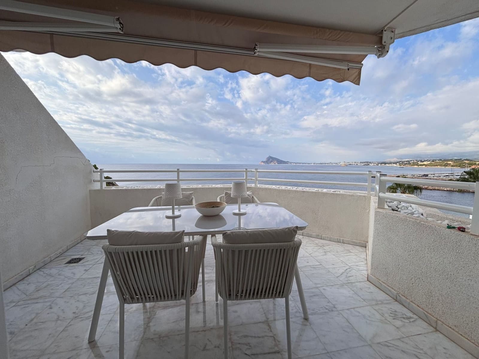 2 bedroom Apartment for rent in Altea with pool garage - € 1,400 (Ref: 9310429)