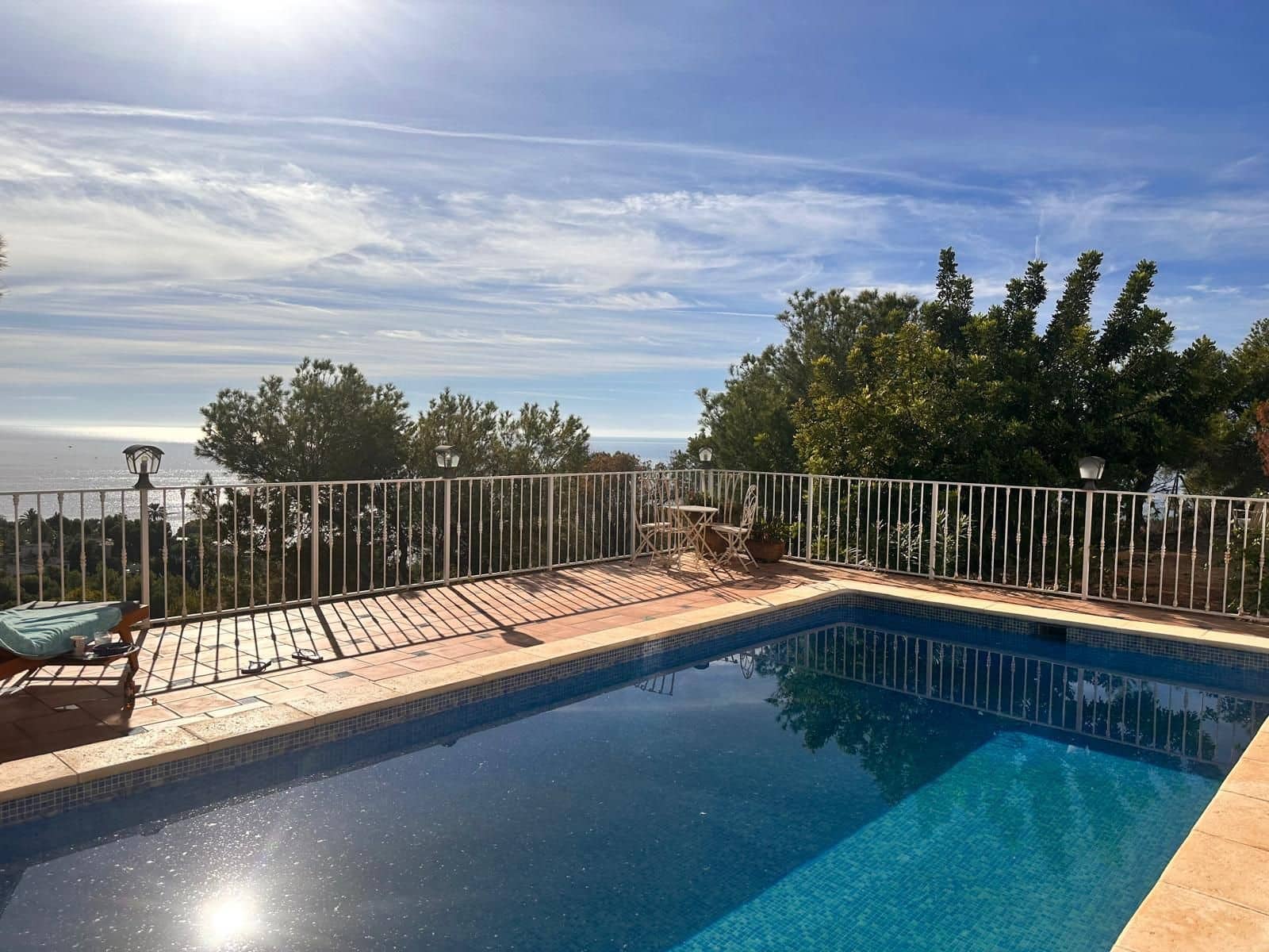 3 makuuhuone Huvila vuokrattavana paikassa Altea mukana uima-altaan 
autotalli - 1 700 € (Ref: 9341839)