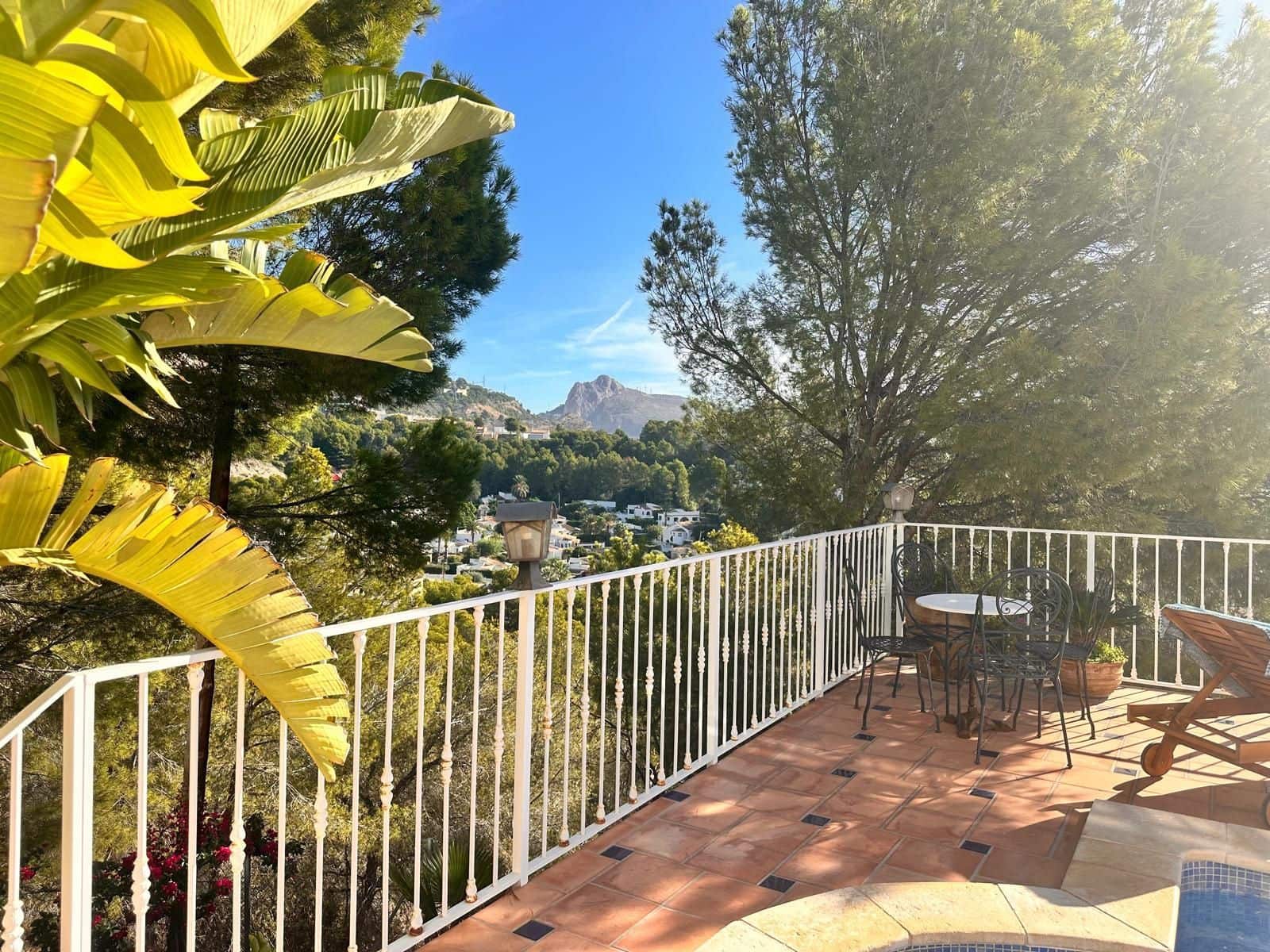 3 makuuhuone Huvila vuokrattavana paikassa Altea mukana uima-altaan 
autotalli - 1 700 € (Ref: 9341839)