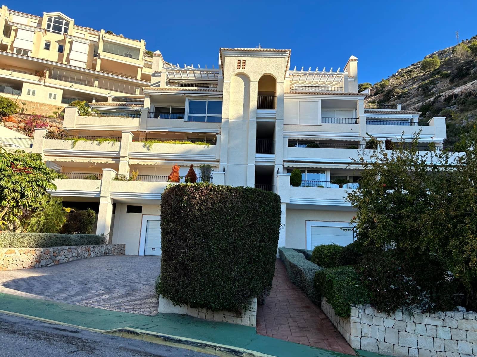 3 soverom Leilighet til salgs i Altea med svømmebasseng garasje - € 1 300 000 (Ref: 9406197)