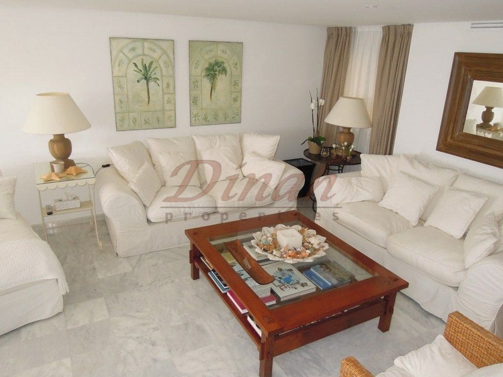 3 quarto Apartamento para arrendar em Altea com garagem - 1 800 € (Ref: 9461050)