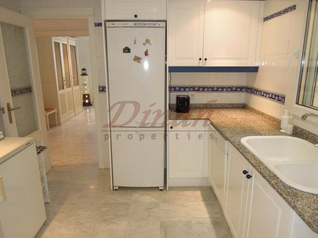 3 quarto Apartamento para arrendar em Altea com garagem - 1 800 € (Ref: 9461050)