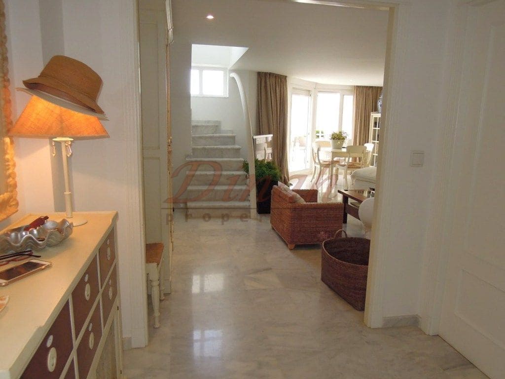 3 quarto Apartamento para arrendar em Altea com garagem - 1 800 € (Ref: 9461050)