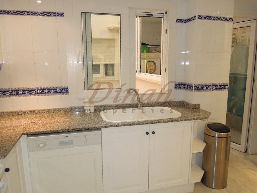 3 quarto Apartamento para arrendar em Altea com garagem - 1 800 € (Ref: 9461050)