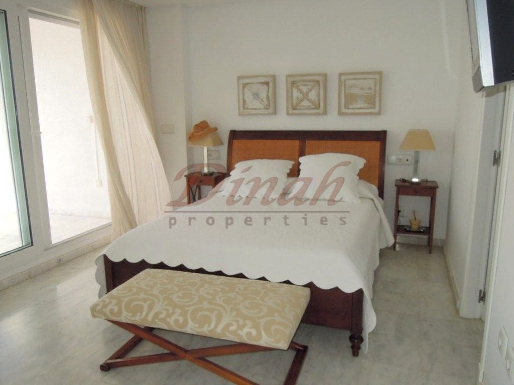 3 quarto Apartamento para arrendar em Altea com garagem - 1 800 € (Ref: 9461050)