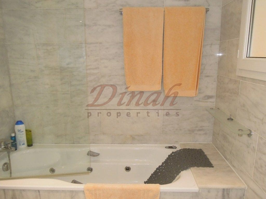 3 quarto Apartamento para arrendar em Altea com garagem - 1 800 € (Ref: 9461050)