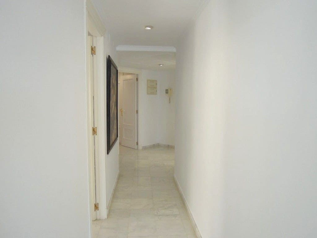 3 quarto Apartamento para arrendar em Altea com piscina garagem - 5 000 € (Ref: 9598628)