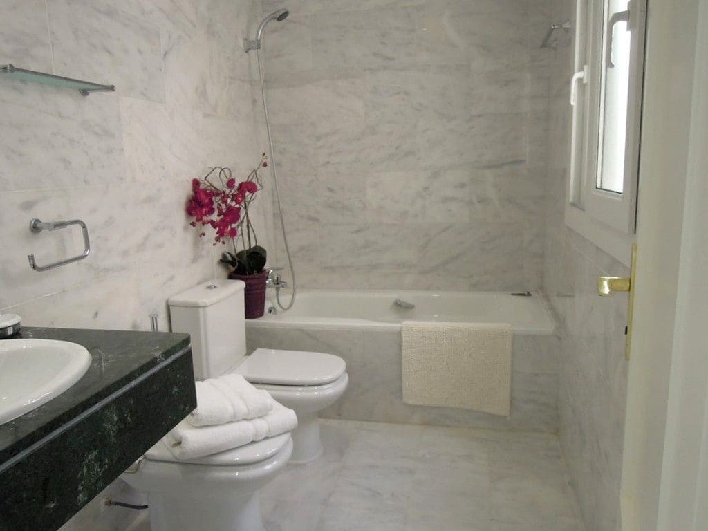 3 quarto Apartamento para arrendar em Altea com piscina garagem - 5 000 € (Ref: 9598628)