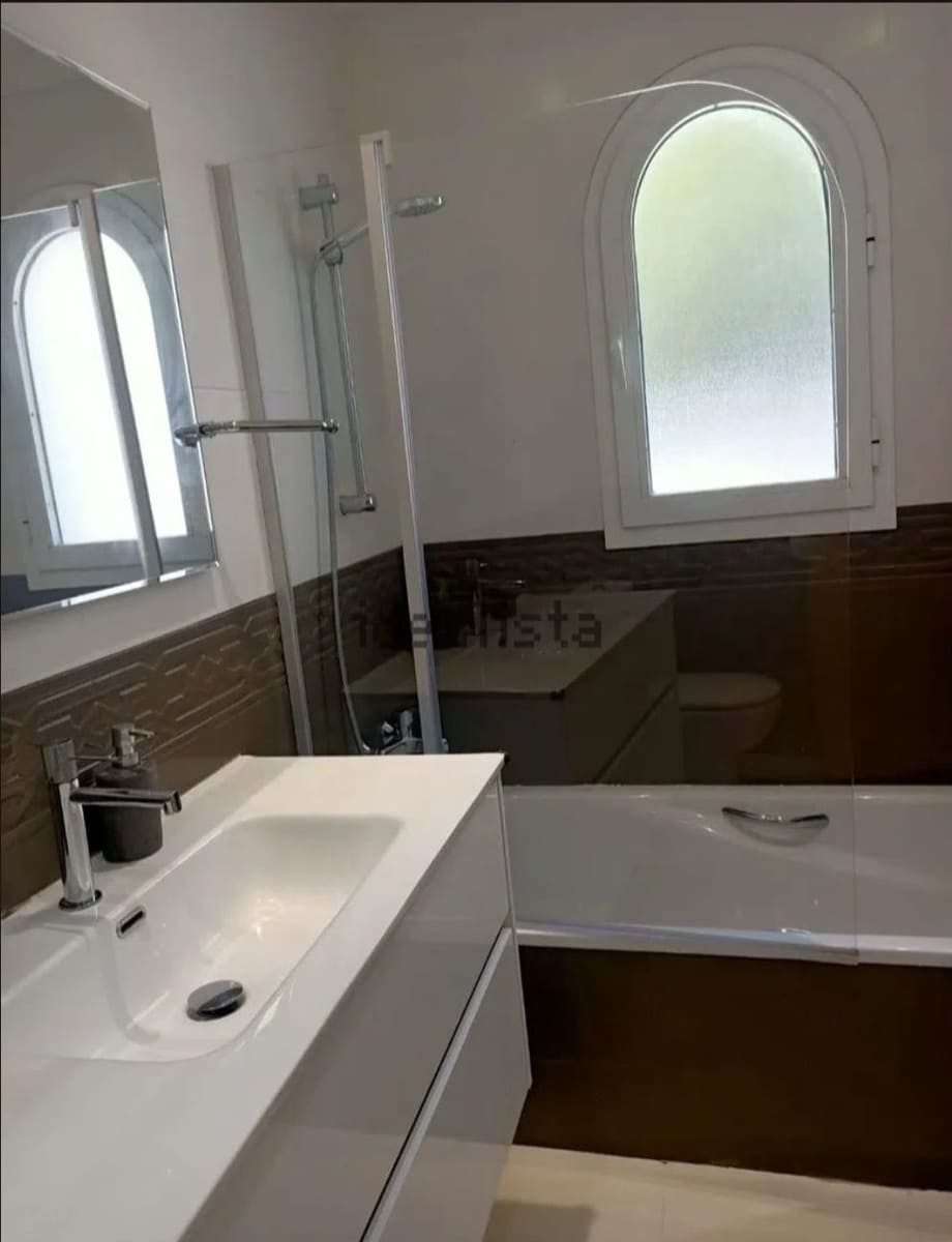 6 quarto Moradia Geminada para venda em Altea com piscina - 525 000 € (Ref: 9647651)