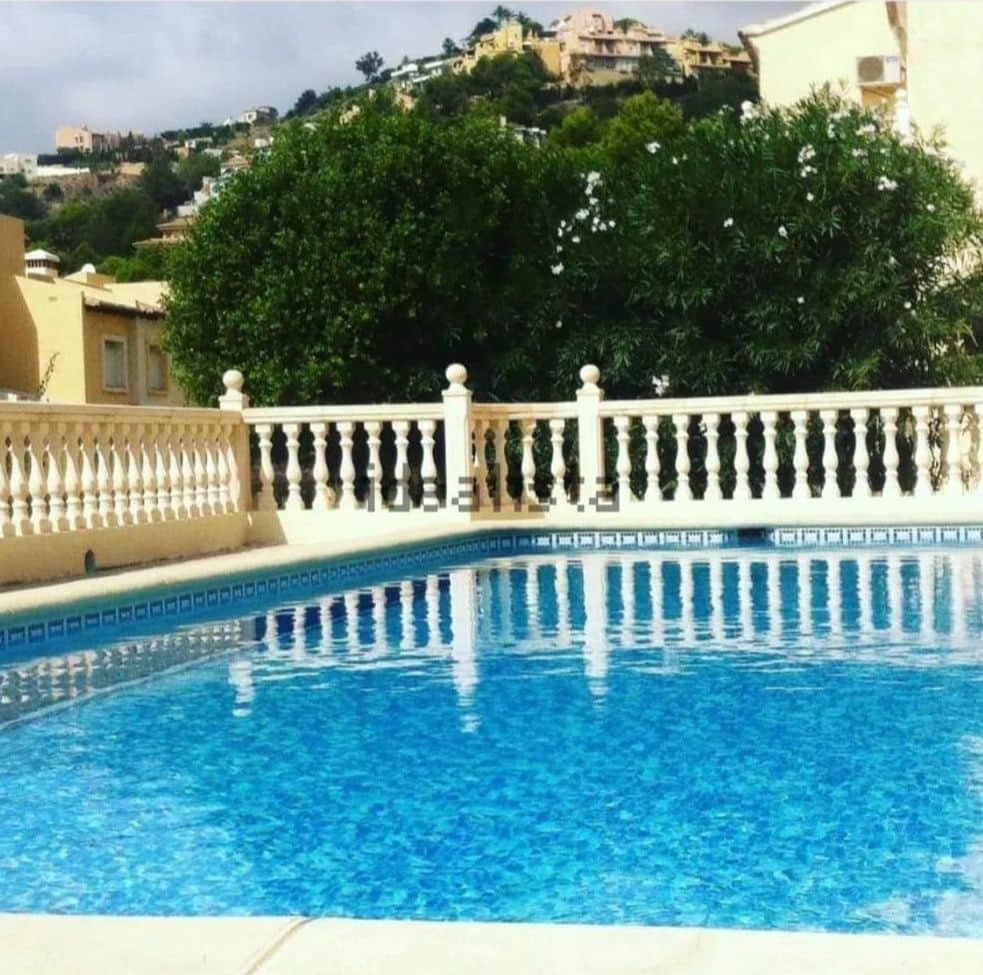 6 quarto Moradia Geminada para venda em Altea com piscina - 525 000 € (Ref: 9647651)